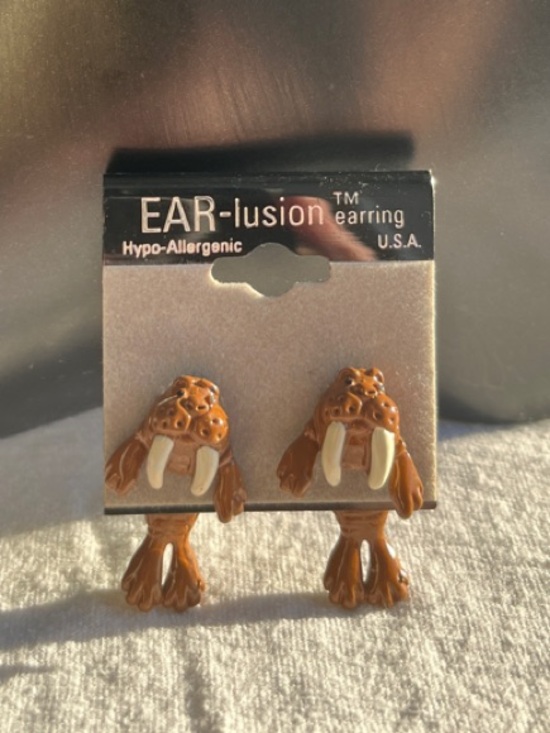 EAR-lusion Jewelry - EAR-lusion Brown Walrus Drop Earrings